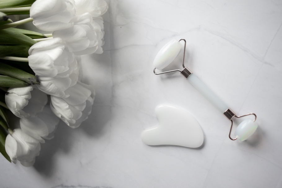 The Top Skincare Trends of 2023 That Will Prepare Your Skin for the Summer 6 Facial serums with tools
