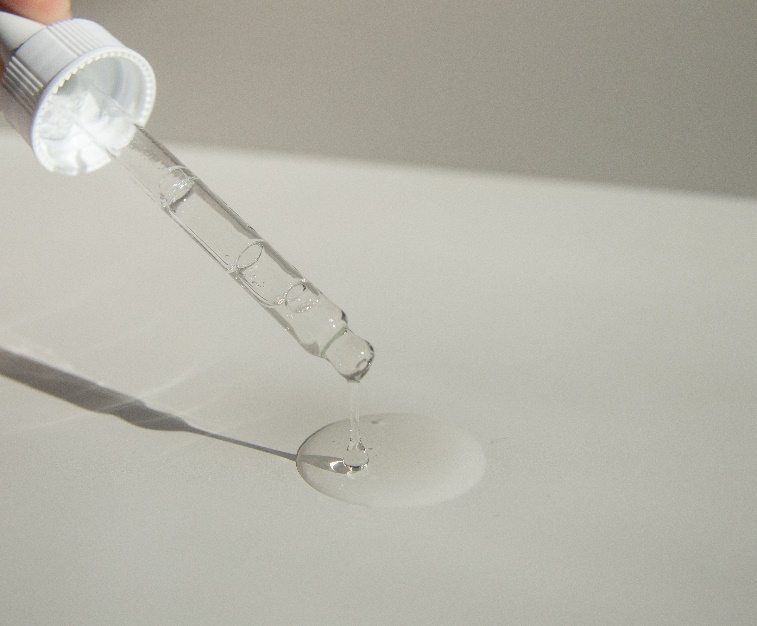 Pouring product from a dropper