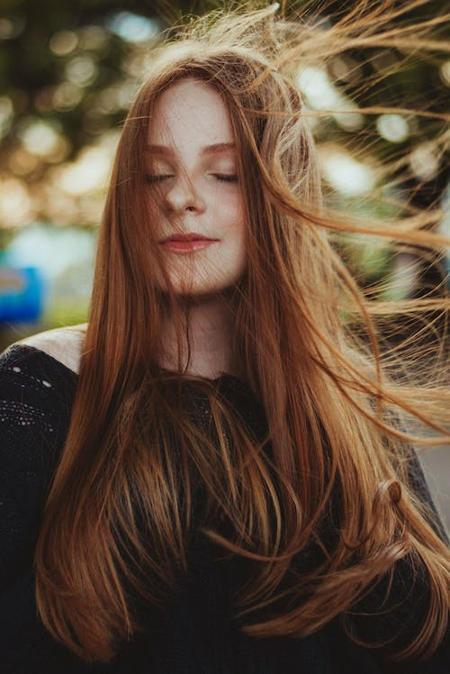 A brunette woman